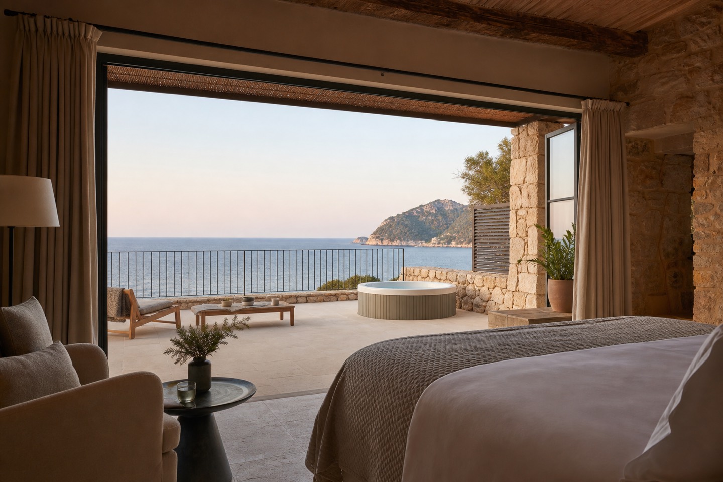 KI-generierte Meerblicksuiten-Stimmung für das Can Simoneta mit Naturstein, privater Terrasse und Außen-Whirlpool