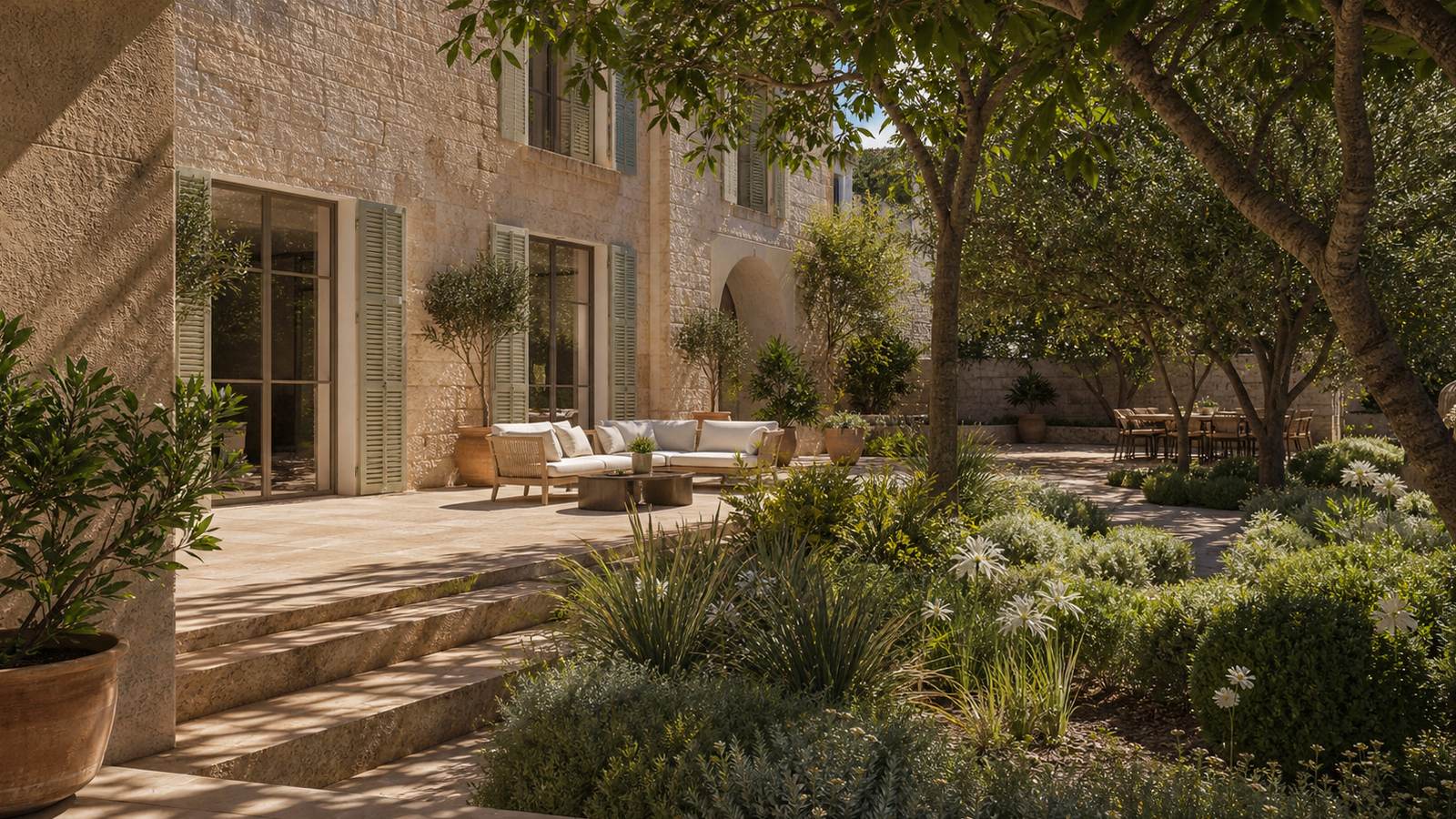 KI-generiertes Mallorca-Stimmungsbild eines mediterranen Hotel-Außenbereichs für den Hotelcheck des GRAN HOTEL SOLLER in Sóller