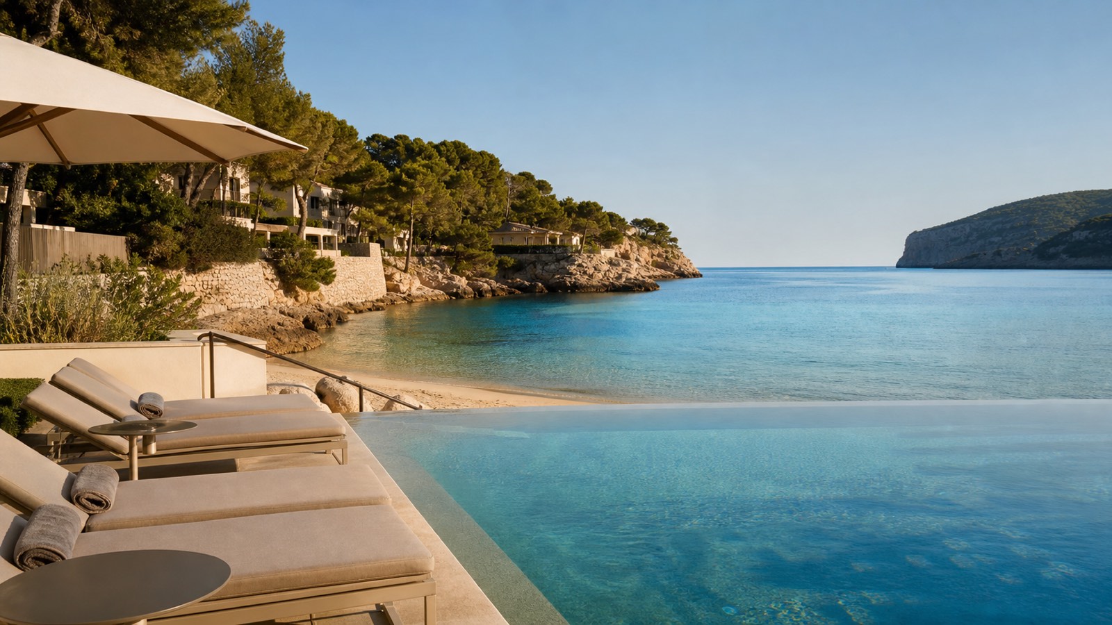 KI-Stimmungsbild für Grupotel Playa Camp de Mar mit Poolterrasse und mediterraner Bucht auf Mallorca