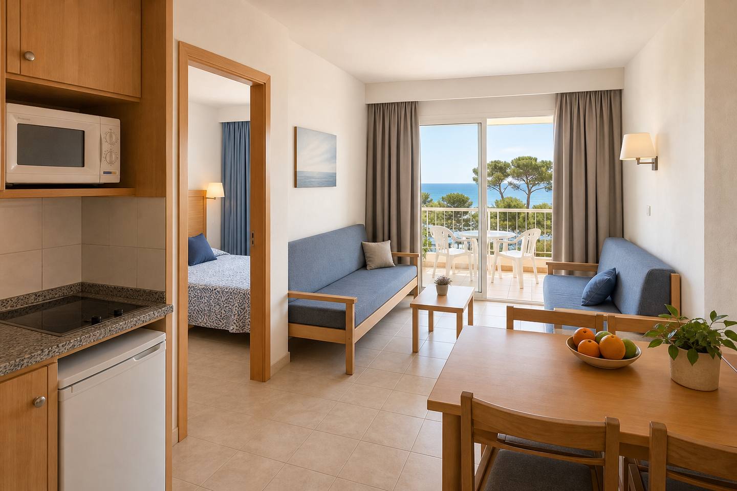 KI-Stimmungsbild für Hipotels Mediterráneo Club mit Wohnbereich, zwei Schlafsofas, Küche, Schlafzimmer und Balkon bei Sa Coma