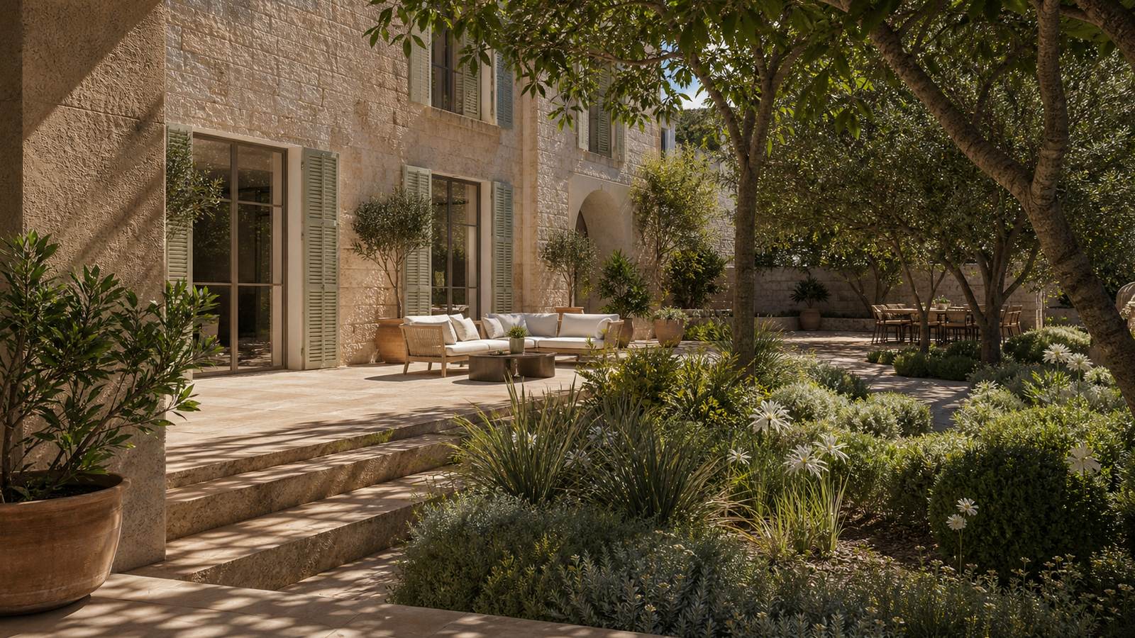 KI-generiertes Mallorca-Stimmungsbild eines mediterranen Hotel-Außenbereichs für den Hotelcheck des HOTEL NOBIS PALMA in Palma
