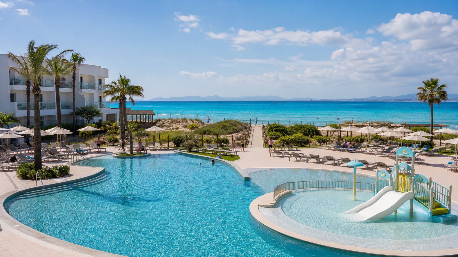 KI-generierter Familienpool mit direktem Zugang zum Sandstrand der Playa de Muro