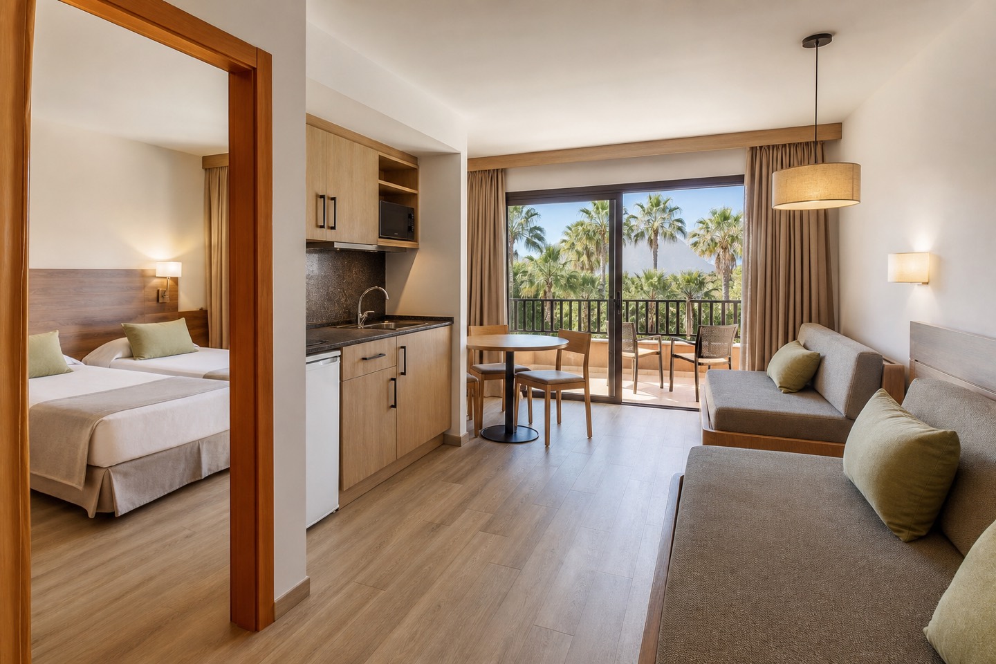 KI-generiertes redaktionelles Stimmungsbild für den Hotelcheck des Protur Safari Park Aparthotel