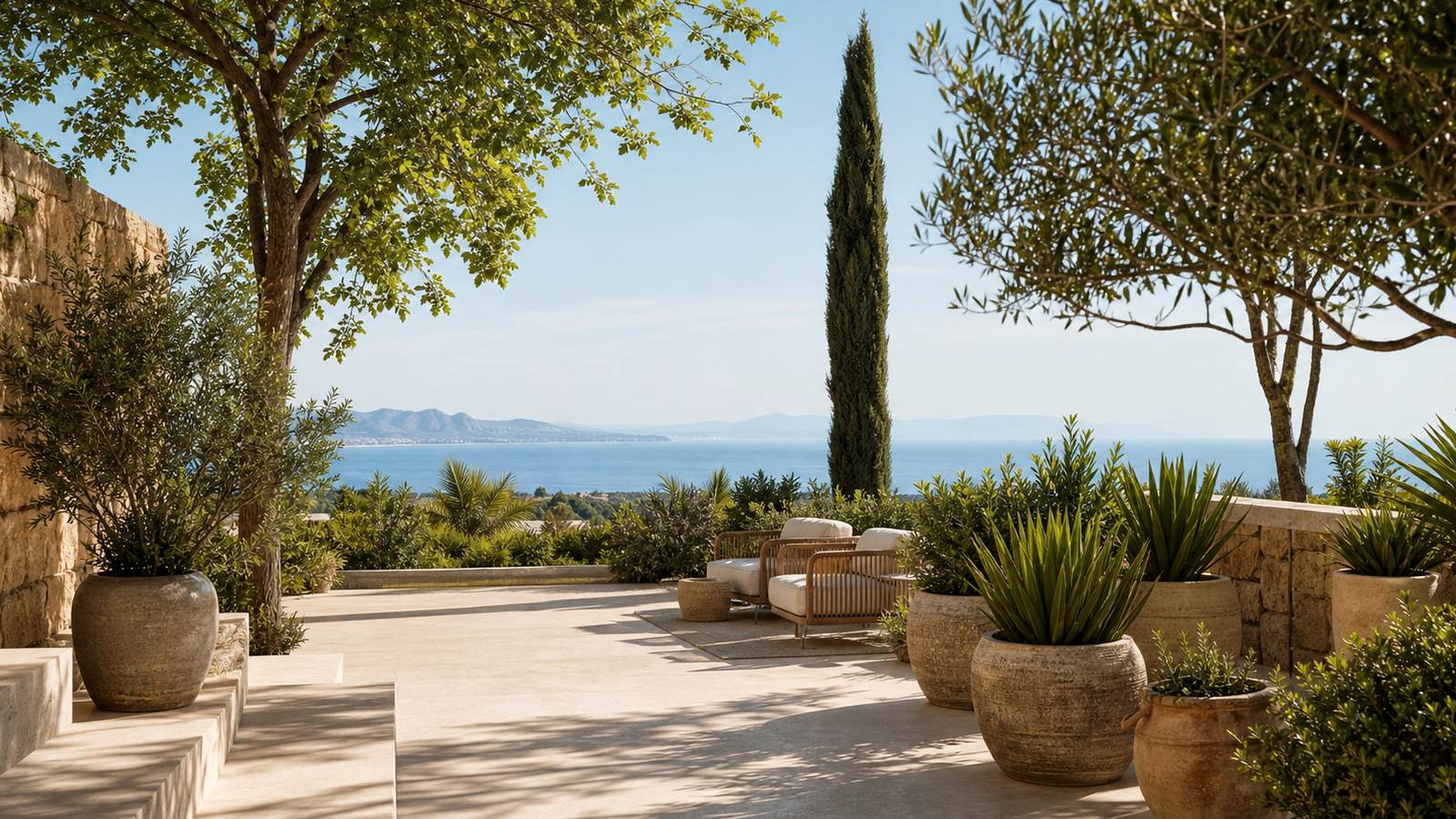 KI-generiertes Mallorca-Stimmungsbild eines mediterranen Hotel-Außenbereichs für den Hotelcheck des PURO HOTEL OASIS URBANO in Palma